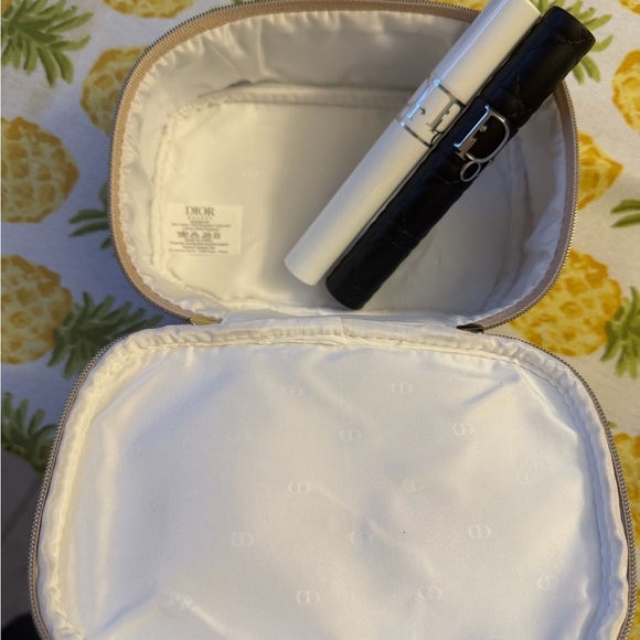 Diorshow volume and definition essentials holiday gift set 2025 - Picture 2 of 2